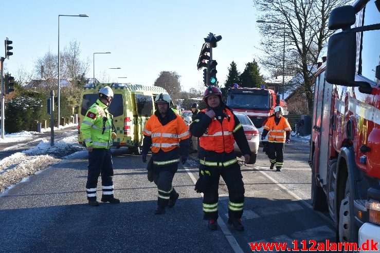 Færdselsuheld med fastklemte. Fredericiavej i Vejle. 12/02-2021. Kl. 14:03.