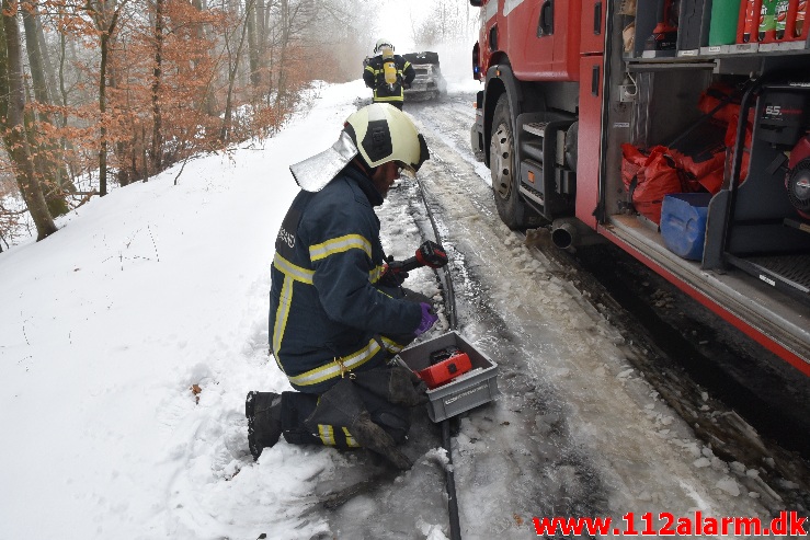 Pludselig var der brand i bilen. Højen Skovvej i Vejle. 16/02-2021. Kl. 12:06.