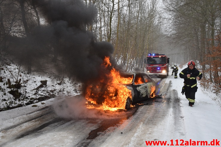 Pludselig var der brand i bilen. Højen Skovvej i Vejle. 16/02-2021. Kl. 12:06.