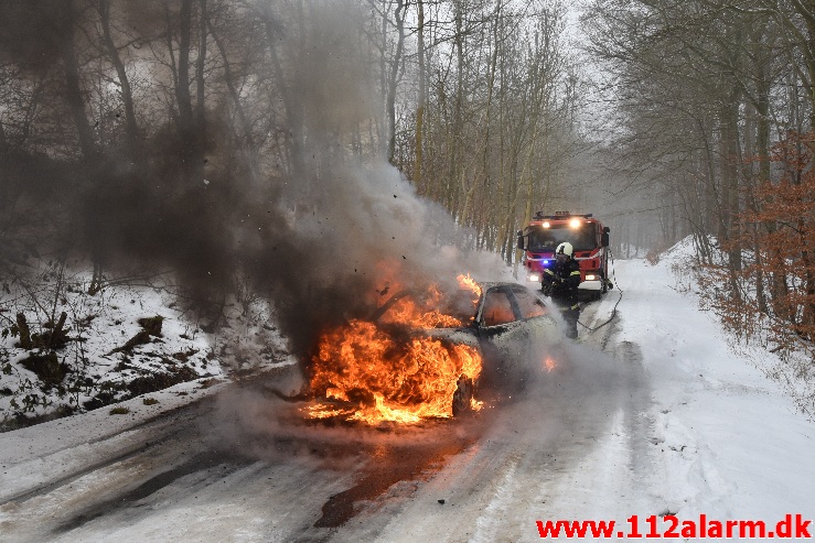 Pludselig var der brand i bilen. Højen Skovvej i Vejle. 16/02-2021. Kl. 12:06.