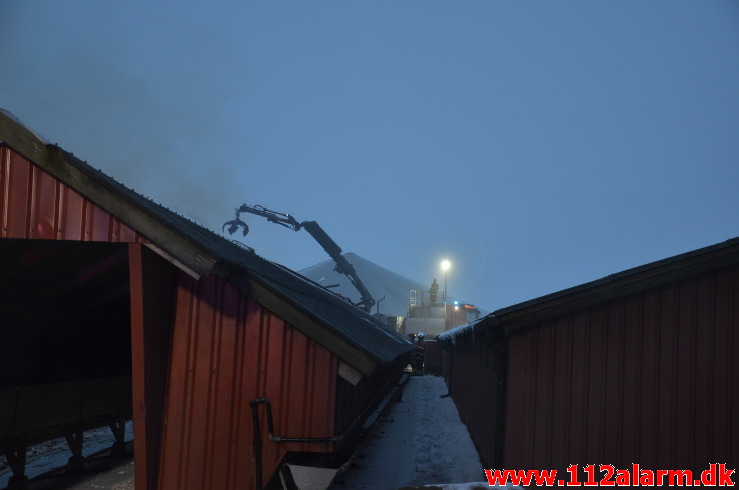 Gårdbrand / Minkhal. Vestermarksvej i Løsning. 16/02-2021. Kl. 13:36.