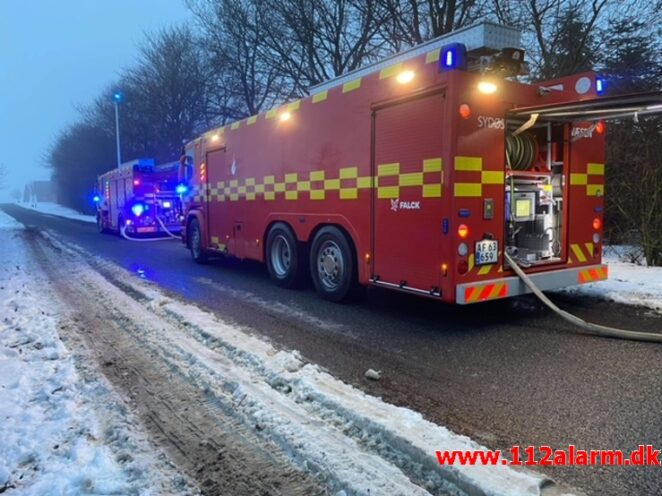 Gårdbrand / Minkhal. Vestermarksvej i Løsning. 16/02-2021. Kl. 13:36.