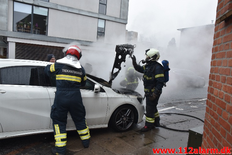 Mercedes i brand. Vardevej i Vejle. 17/02-2021. Kl. 08:08.