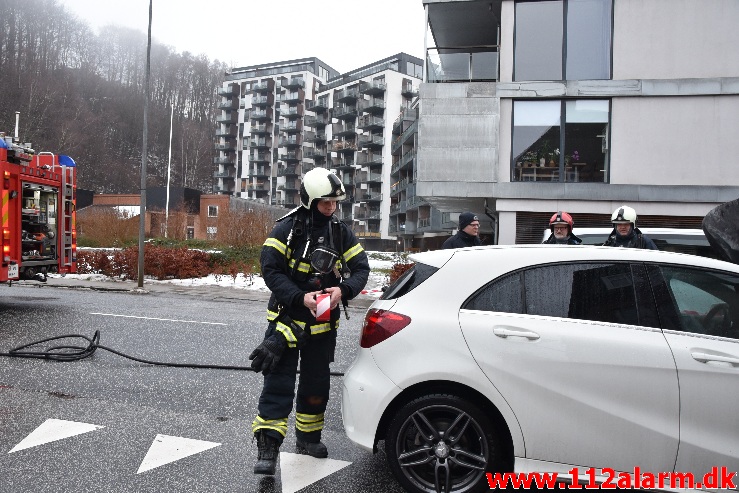 Mercedes i brand. Vardevej i Vejle. 17/02-2021. Kl. 08:08.