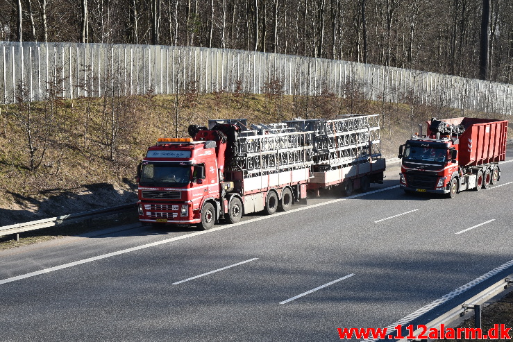 Ild i Lastbil. Østjyske Motorvej ved Vejle. 02/03-2021. Kl. 14:53.