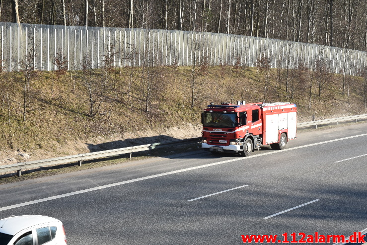 Ild i Lastbil. Østjyske Motorvej ved Vejle. 02/03-2021. Kl. 14:53.