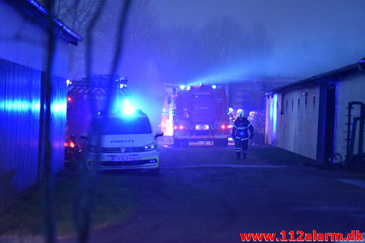 Gårdbrand. Gammelbyvej ved Jelling. 04/03-2021. Kl. 06:08.