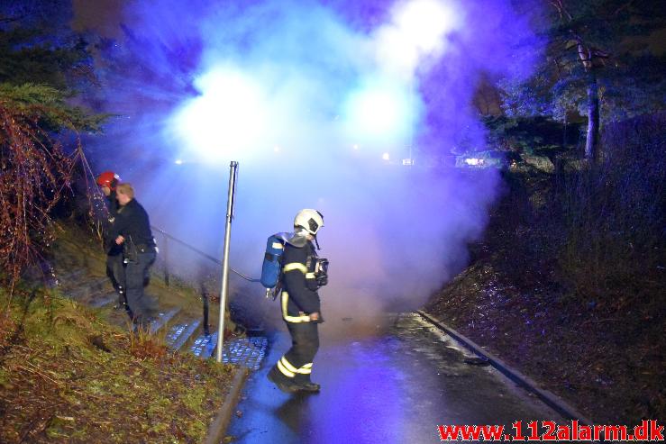 Ild i Knallert. Grønlandsvej i Vejle. 13/03-2021. KL: 20:59.