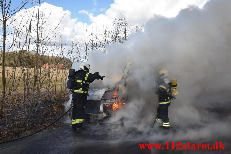 Voldsom brand i varevogn. Højenskovvej ved Højen. 16/03-2021. KL. 15:34.