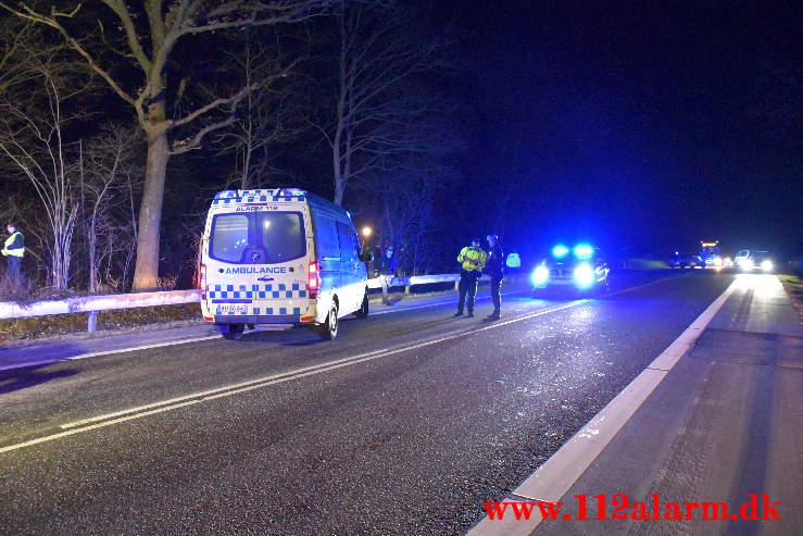 Bilen endte på hovedet i en lille sø. Koldingvej ved Vejle. 29/03-2021. Kl. 21:21.