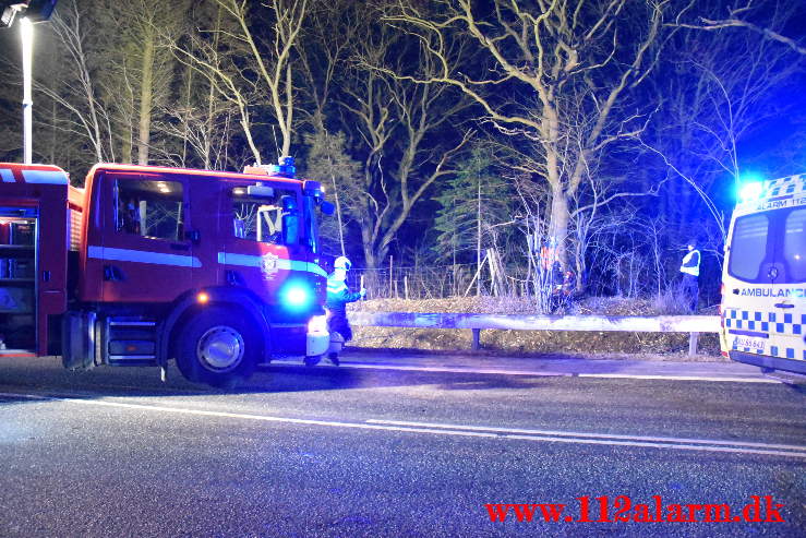 Bilen endte på hovedet i en lille sø. Koldingvej ved Vejle. 29/03-2021. Kl. 21:21.