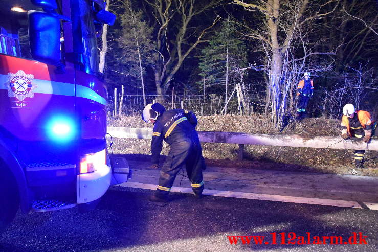 Bilen endte på hovedet i en lille sø. Koldingvej ved Vejle. 29/03-2021. Kl. 21:21.