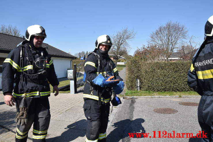 Ukrudtsbrænderen fik fat i lidt for meget. Bredager Vejle Øst. 18/04-2021. Kl. 12:54.