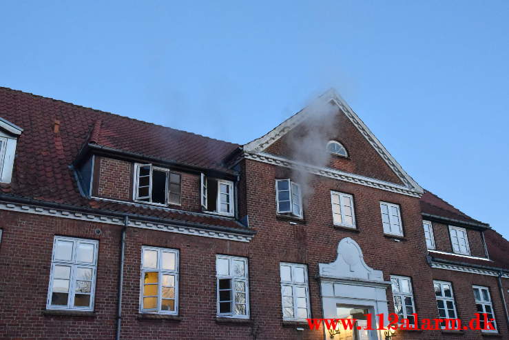 Branden startet i sengen. Bo og Behandlingshjemmet i Jelling. 20/04-2021. Kl. 05:19.