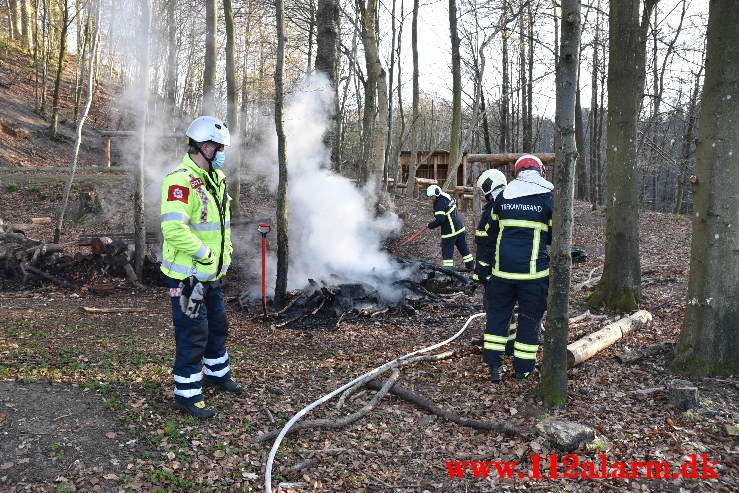 Mindre Naturbrand. Ibæk Strandvej i Vejle. 24/04-2021. Kl. 18:57.