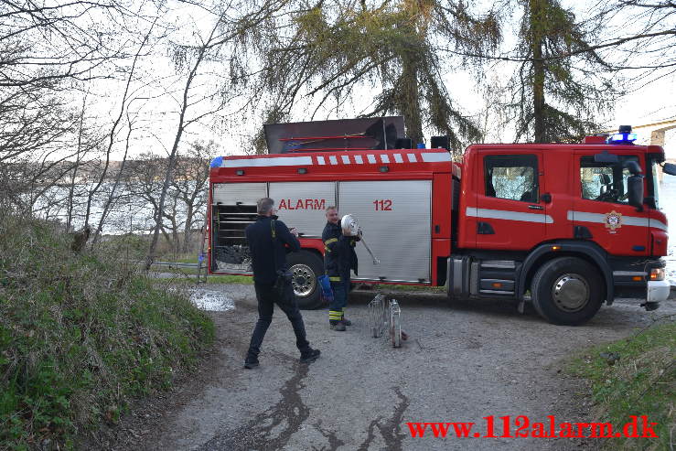 Mindre Naturbrand. Ibæk Strandvej i Vejle. 24/04-2021. Kl. 18:57.