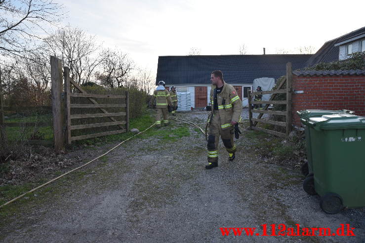 Brand i udhus. Kringelhusvej ved Holtum. 27/04-2021. Kl. 19:17.