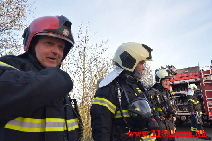 Brand i udhus. Kringelhusvej ved Holtum. 27/04-2021. Kl. 19:17.