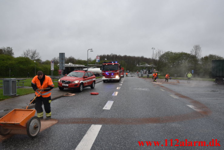 Større Benzin udslip. Rasteplads S E45 ved Vejle. 12/05-2021. Kl. 10:00.