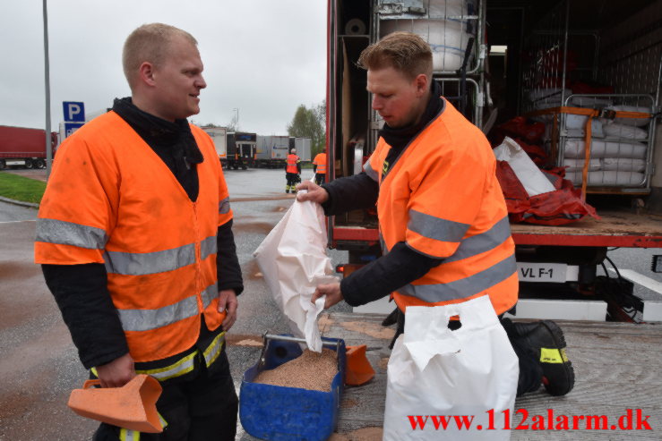 Større Benzin udslip. Rasteplads S E45 ved Vejle. 12/05-2021. Kl. 10:00.