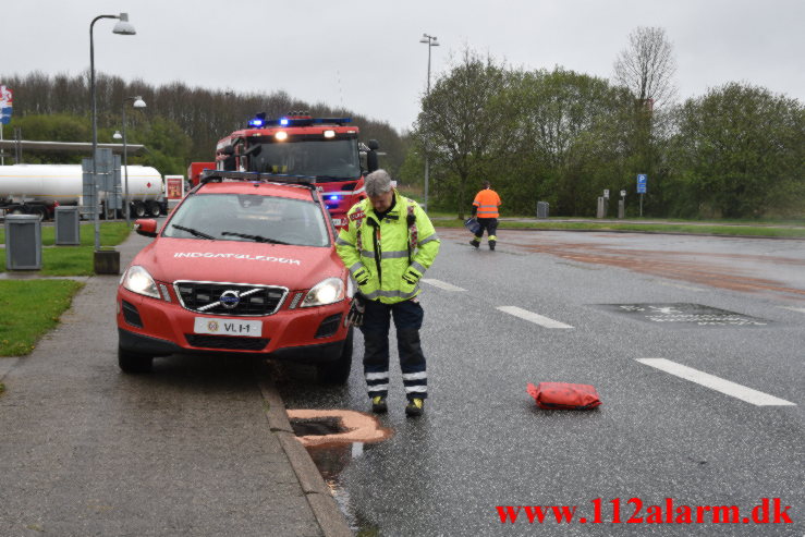 Større Benzin udslip. Rasteplads S E45 ved Vejle. 12/05-2021. Kl. 10:00.