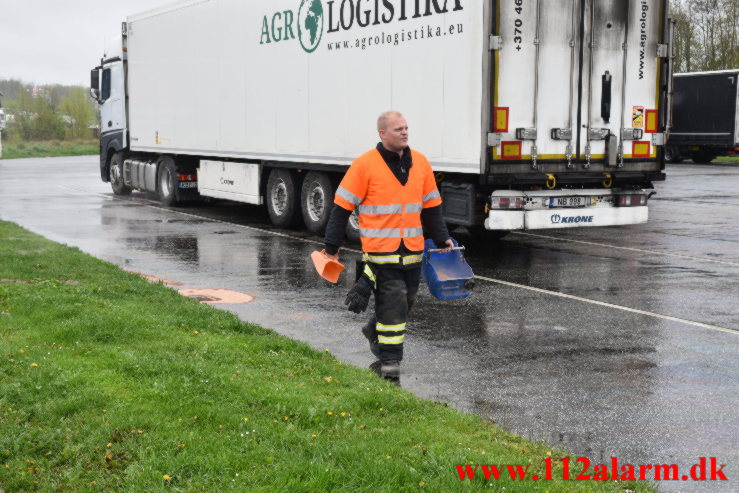 Større Benzin udslip. Rasteplads S E45 ved Vejle. 12/05-2021. Kl. 10:00.