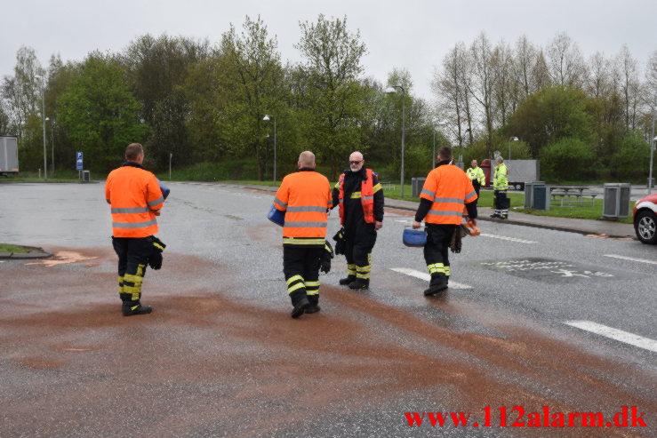 Større Benzin udslip. Rasteplads S E45 ved Vejle. 12/05-2021. Kl. 10:00.