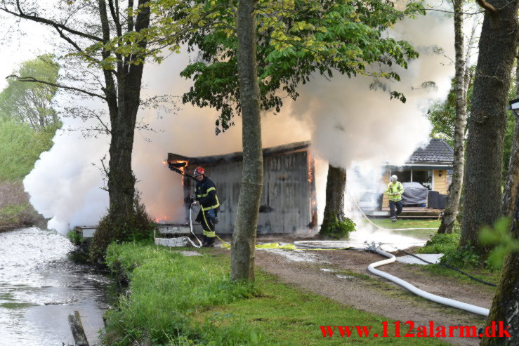 Brand i Kolonihavehus. Engvasen i Vejle. 18/05-2021. KL. 06:05.