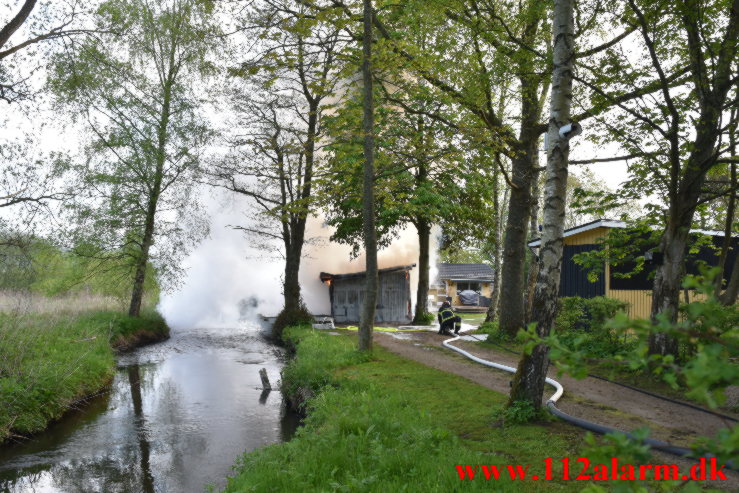 Brand i Kolonihavehus. Engvasen i Vejle. 18/05-2021. KL. 06:05.