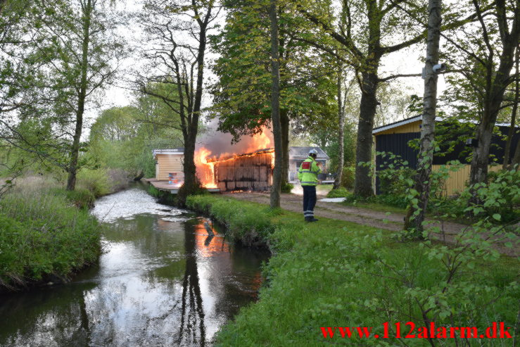 Brand i Kolonihavehus. Engvasen i Vejle. 18/05-2021. KL. 06:05.