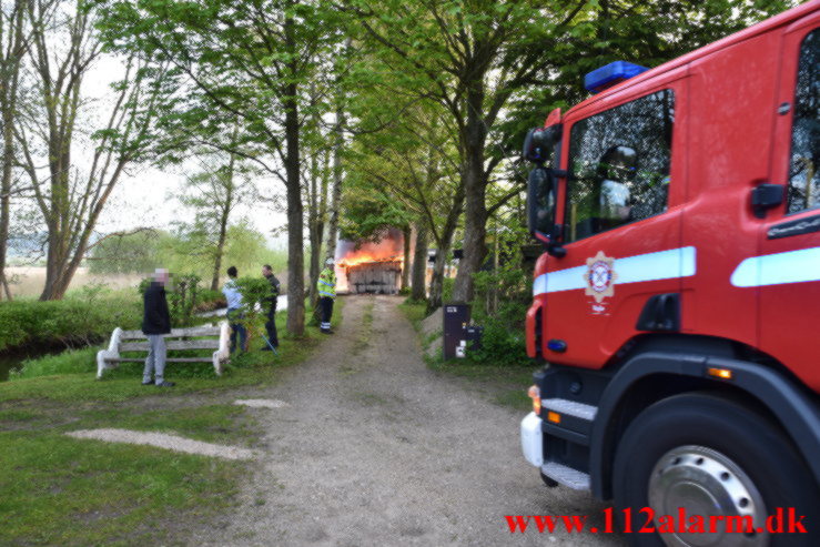 Brand i Kolonihavehus. Engvasen i Vejle. 18/05-2021. KL. 06:05.