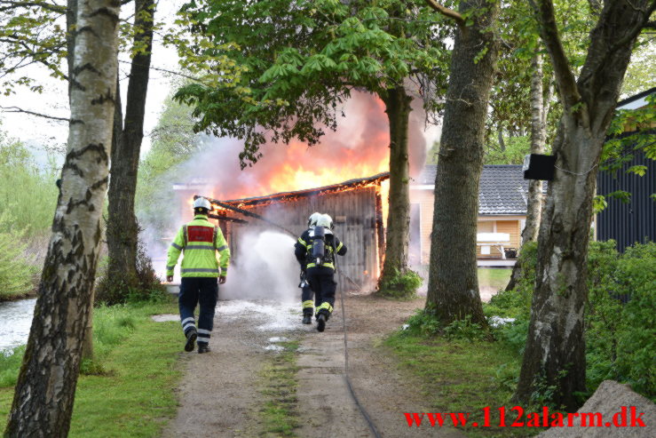 Brand i Kolonihavehus. Engvasen i Vejle. 18/05-2021. KL. 06:05.