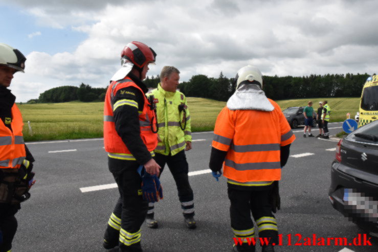 FUH-Færdelsuheld med fastklemt. Balle Vestvej og Ballevej i Bredsten. 23/06-2021. KL. 16:13.