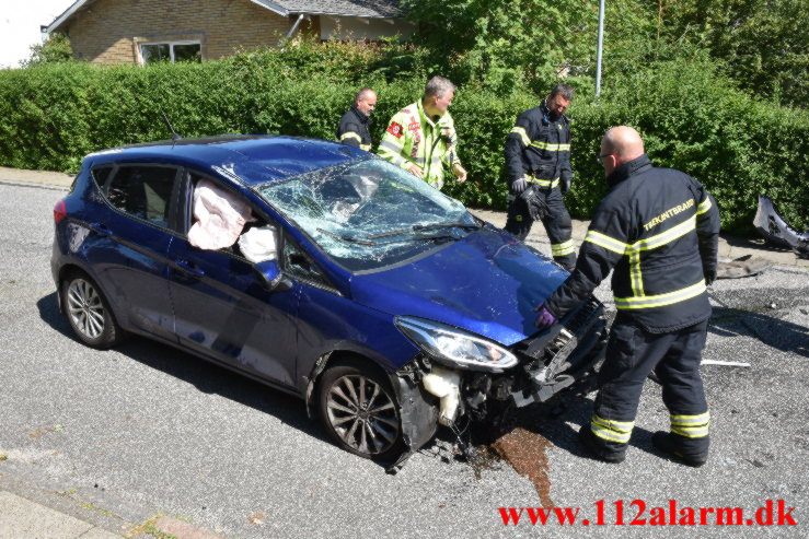 Endte på taget efter flyvetur. Foran Møllen i Vejle. 24/06-2021. Kl. 10:27.