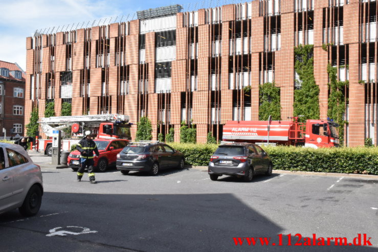 Ild i kælderen på den gamle Vejle Brandstation. Anlæget 6.C i Vejle. 04/07-2021. Kl. 15:10.