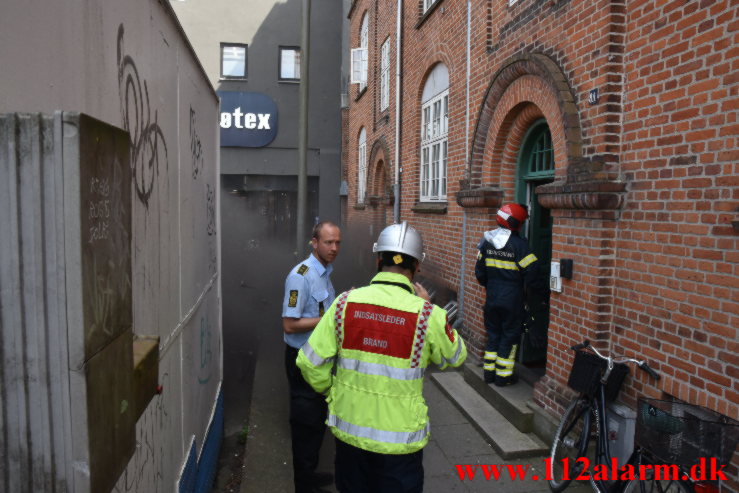 Ild i kælderen på den gamle Vejle Brandstation. Anlæget 6.C i Vejle. 04/07-2021. Kl. 15:10.