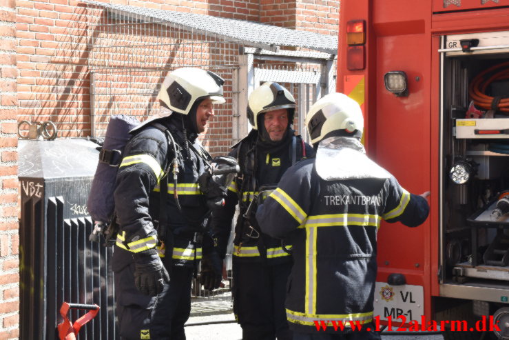 Ild i kælderen på den gamle Vejle Brandstation. Anlæget 6.C i Vejle. 04/07-2021. Kl. 15:10.