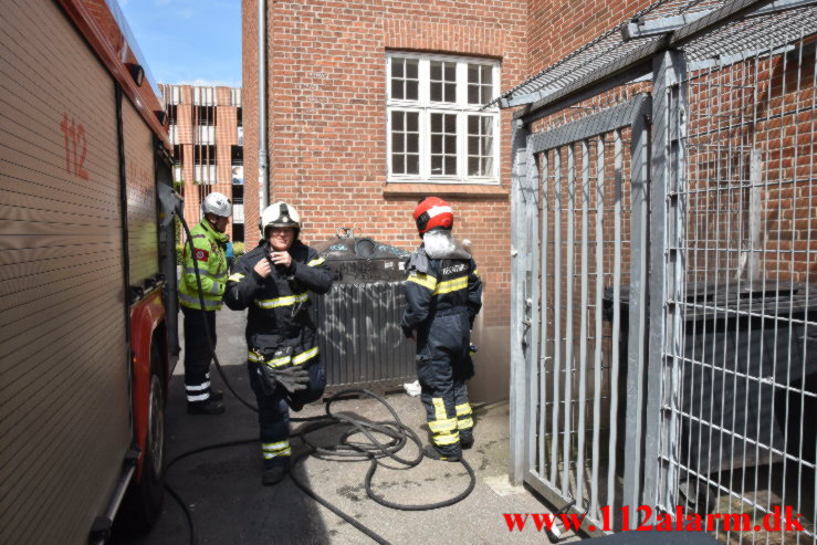 Ild i kælderen på den gamle Vejle Brandstation. Anlæget 6.C i Vejle. 04/07-2021. Kl. 15:10.