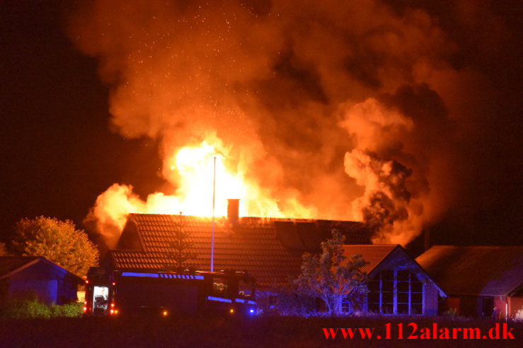 Voldsom brand i Villa. Bjerregårdsvej i Hørup. 11/07-2021. KL. 00:55.