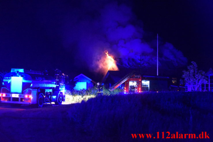 Voldsom brand i Villa. Bjerregårdsvej i Hørup. 11/07-2021. KL. 00:55.