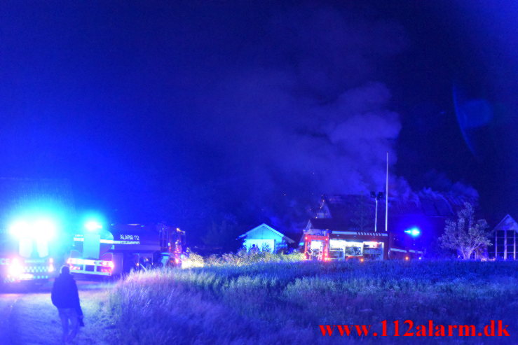 Voldsom brand i Villa. Bjerregårdsvej i Hørup. 11/07-2021. KL. 00:55.