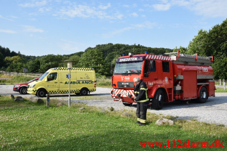 Redningsaktion i Vejle å. Vingsted Centeret. 12/07-2021. KL. 08:27.