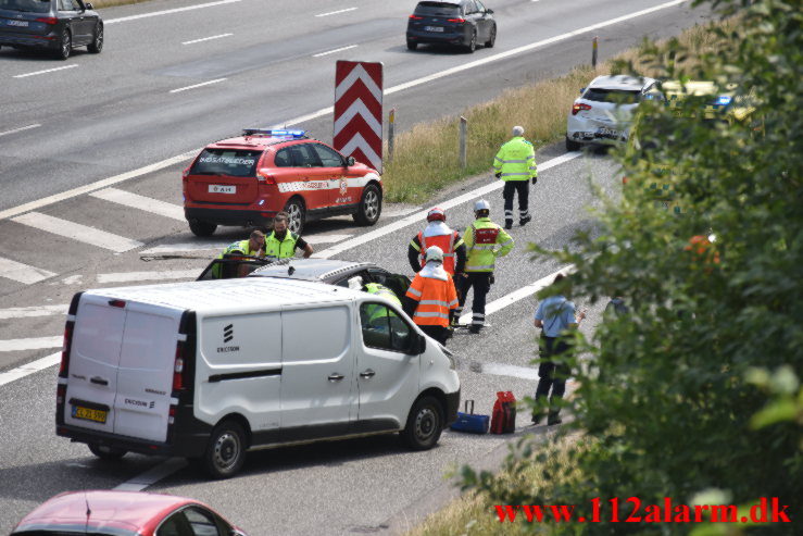FUH med fastklemt på rampen. Motorvejen E45 ved Vejle. 12/07-2021. Kl. 15:54.