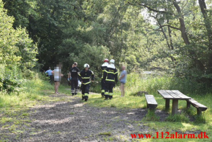 Redningsaktion i Vejle å. Vingsted Centeret. 12/07-2021. KL. 08:27.