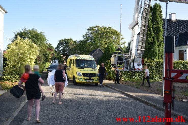 Mand kom til skade på 1. sal. Ny Grejsdalsvej i Vejle. 17/07-2021. KL. 18:10.