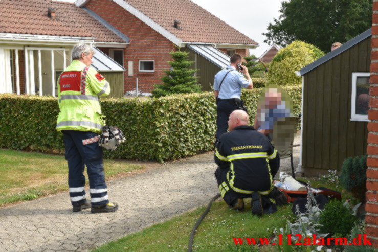 Brand i Villa. Steen Blicher Vej i Bredsten. 26/07-2021. Kl. 10:43.