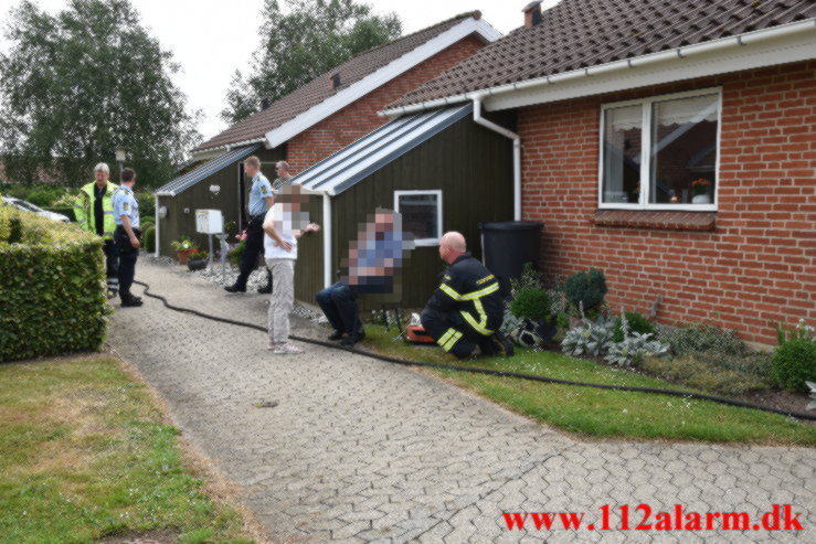 Brand i Villa. Steen Blicher Vej i Bredsten. 26/07-2021. Kl. 10:43.