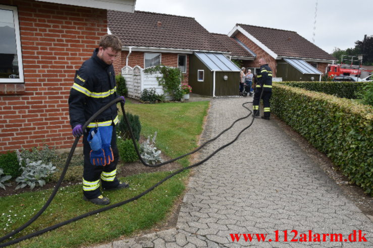 Brand i Villa. Steen Blicher Vej i Bredsten. 26/07-2021. Kl. 10:43.