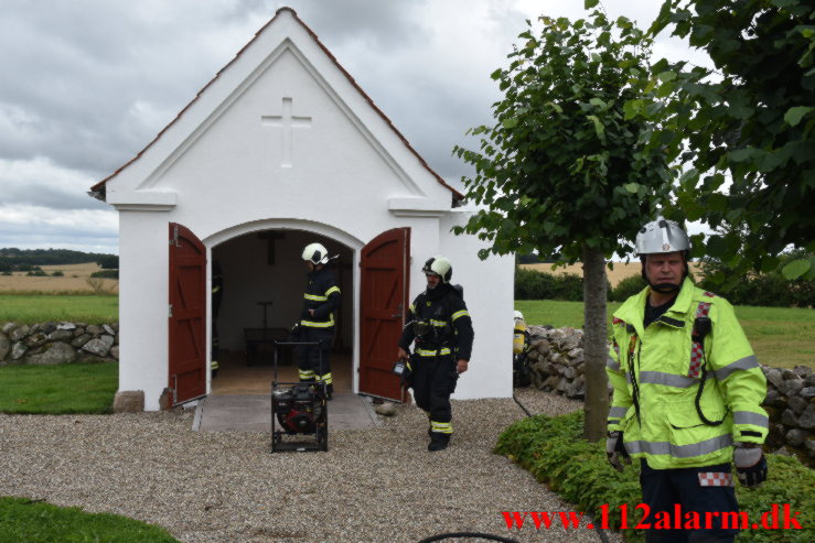 Brand i kapellet. Kollerup Kirke. 03/08-2021. Kl. 11:03.