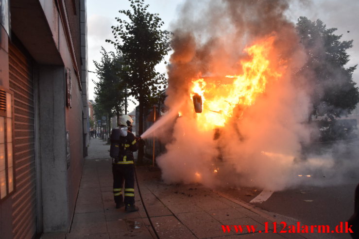 Brand i en Polsk bus. Banegården i Vejle. 13/08-2021. KL. 20:46.